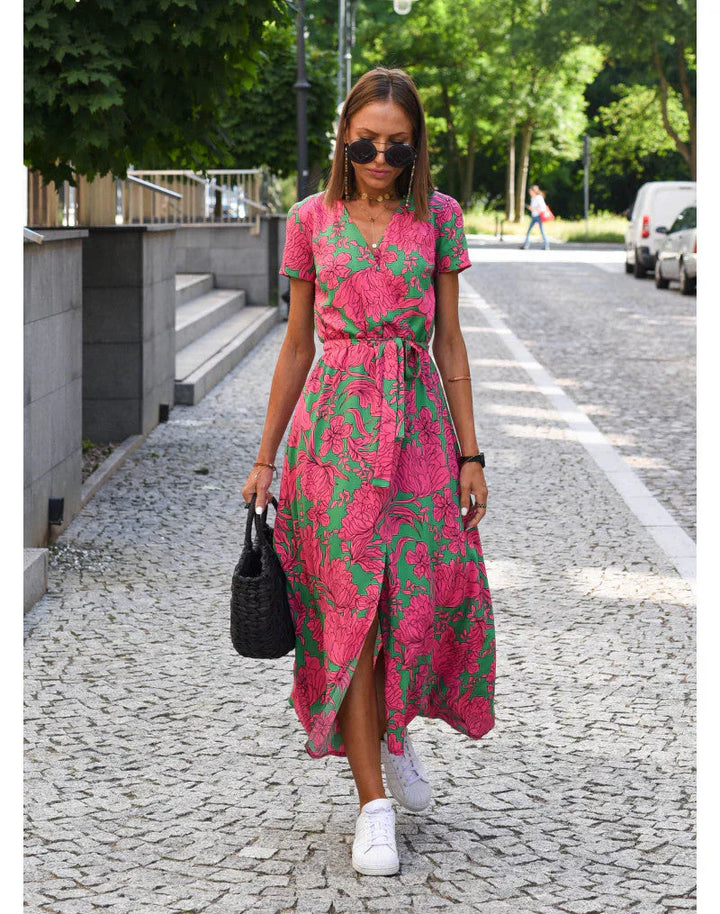 Julia | Elegant Dress with V-Neck and Figure-Flattering Cut