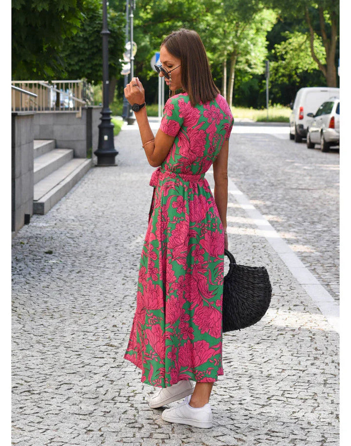 Julia | Elegant Dress with V-Neck and Figure-Flattering Cut