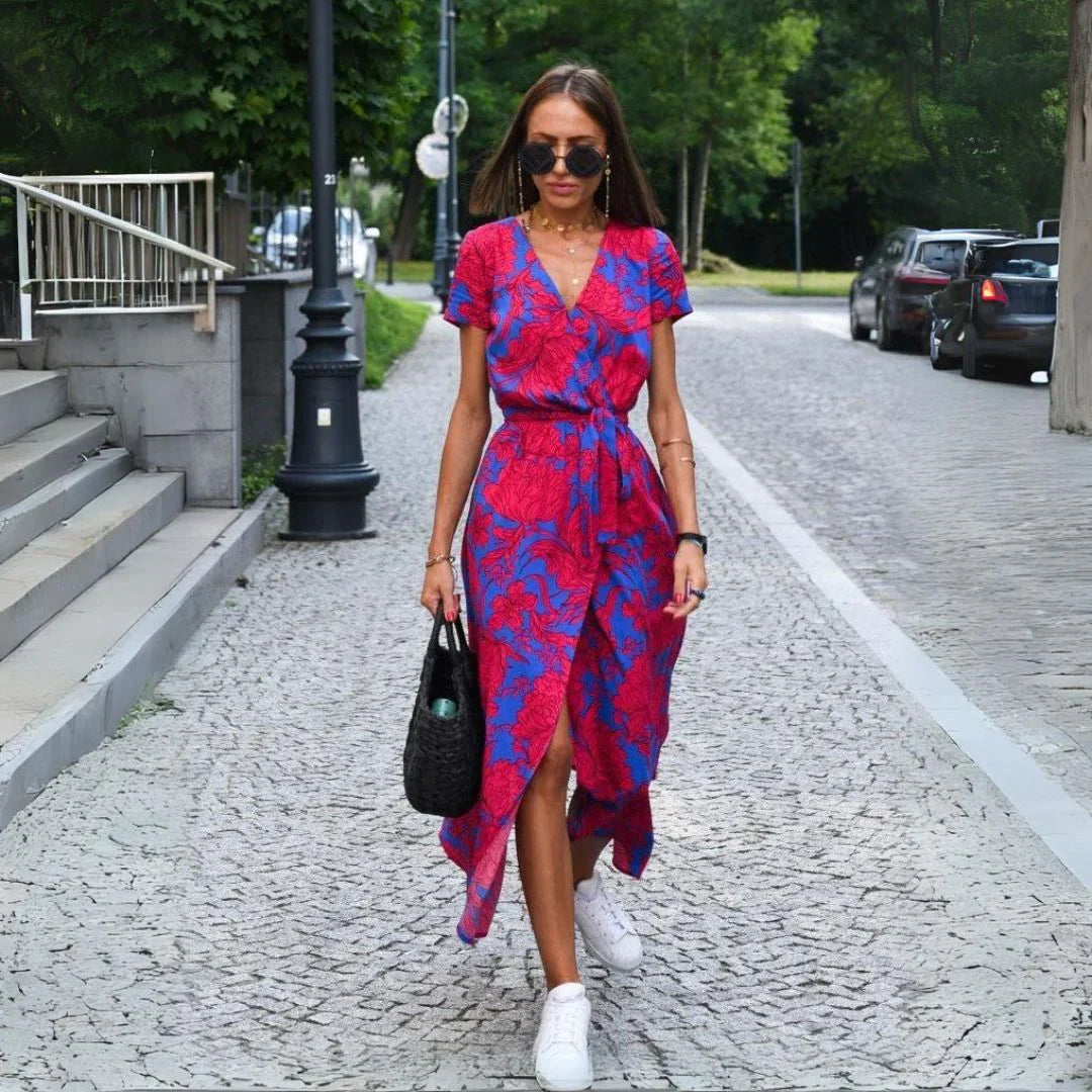 Julia | Elegant Dress with V-Neck and Figure-Flattering Cut