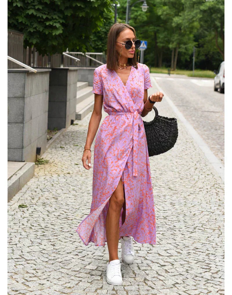 Julia | Elegant Dress with V-Neck and Figure-Flattering Cut